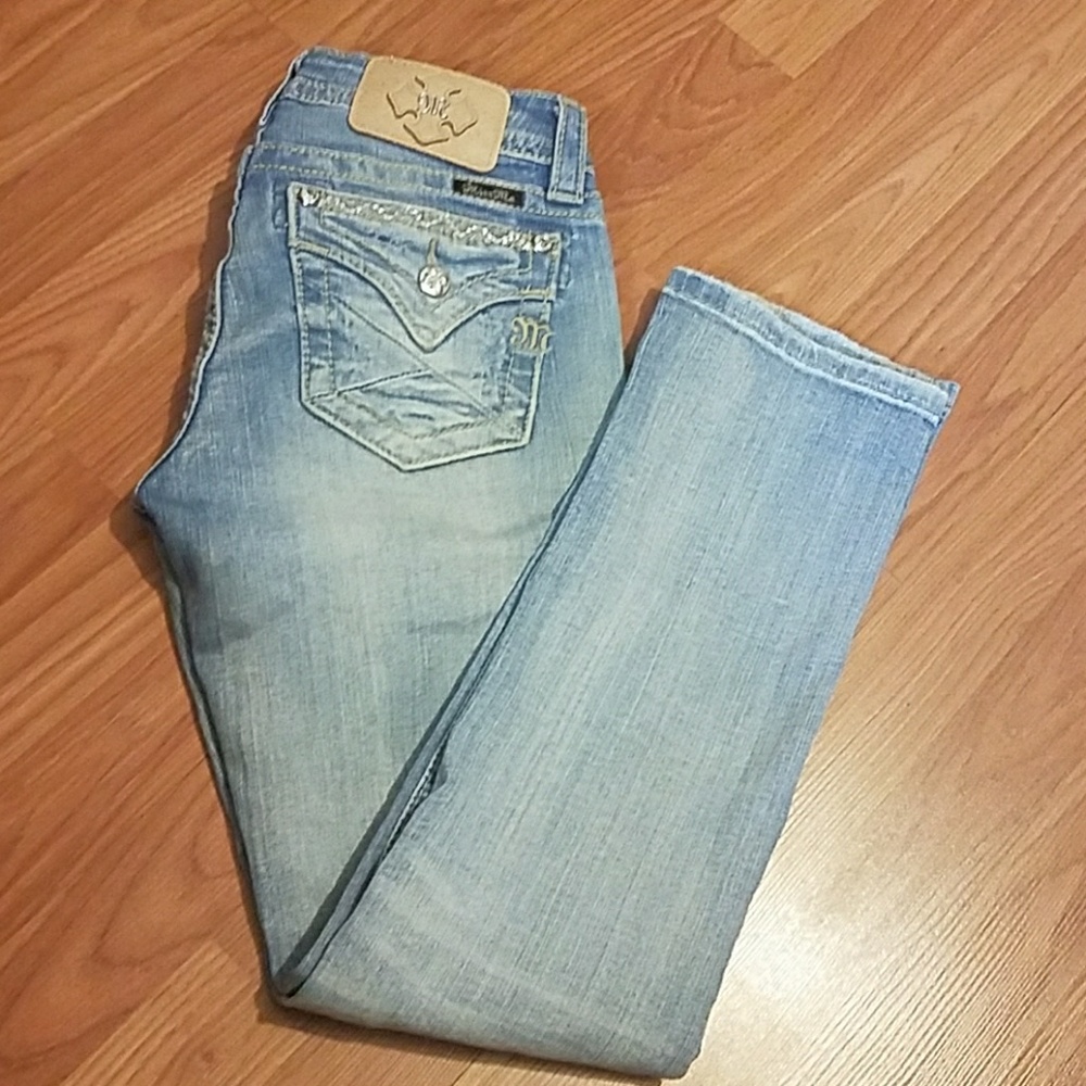 Distressed Miss me signature crop jeans